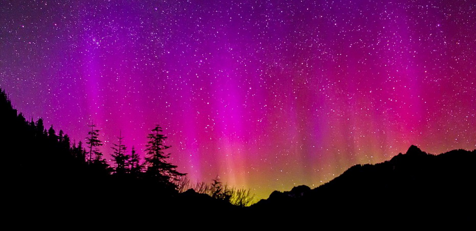 aurora-borealis-1065013_960_720.jpg