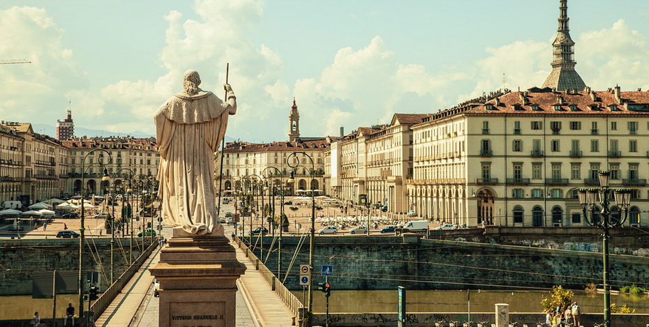 piazza-vittorio-438449_960_720.jpg