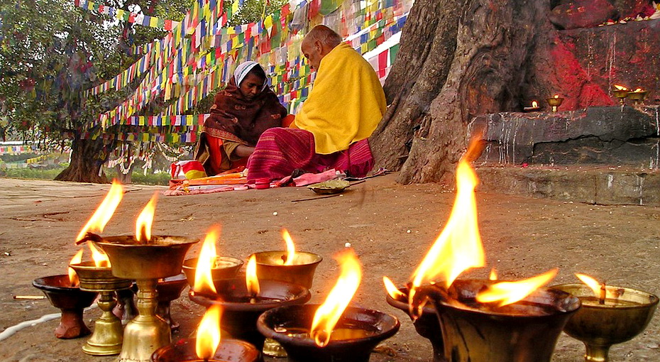prayer-flags-377_960_720.jpg
