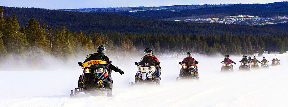 snowmobiles-2108758_960_720.jpg
